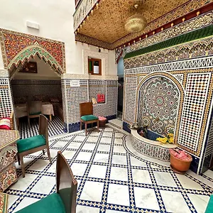 Riad Shama