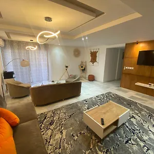 Nouvel Climatise Apartment