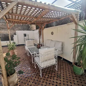 Avec Terrasse Privee Et Piscine Partagee A 300m Apartment